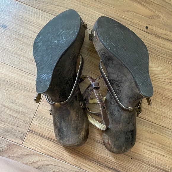 Wood Heels - Picture 9 of 11